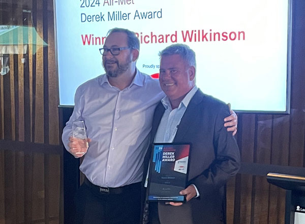 Richard Wilkinson Receiving the Air-Met Scientific Derek Miller Award 2024