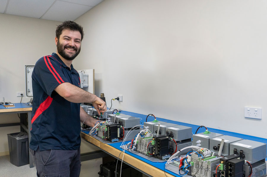Jacob Frisby from the Air-Met Scientific Engineering Team